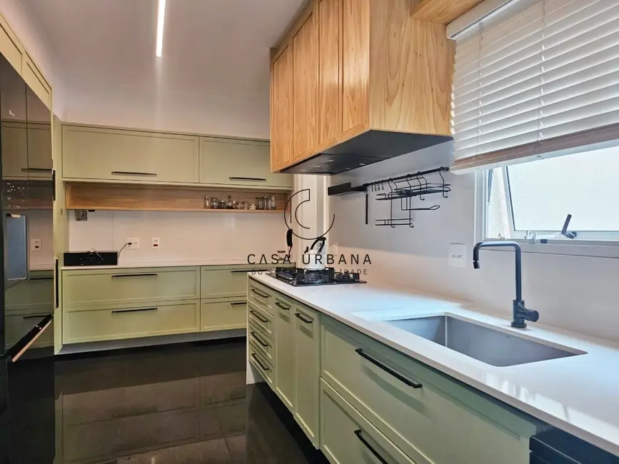 Apartamento com 4 quartos à venda, 245m2 em Vila Nova Conceição, São Paulo - SP - imagem 8 Foto 8 de Apartamento com 4 quartos à venda, 245m2 em Vila Nova Conceição, São Paulo - SP