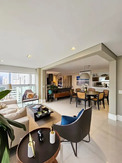 Foto 2 de Apartamento com 3 quartos à venda, 210m2 em Vila Olímpia, São Paulo - SP