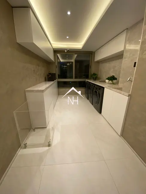 Apartamento com 4 quartos à venda, 252m2 em Indianópolis, São Paulo - SP - imagem 5 Foto 5 de Apartamento com 4 quartos à venda, 252m2 em Indianópolis, São Paulo - SP