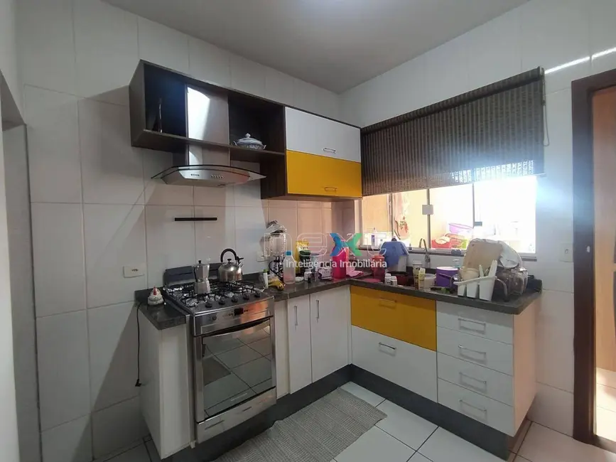 Sobrado com 3 quartos à venda, 225m2 em Parque Residencial Rita Vieira, Campo Grande - MS - imagem 6 Foto 6 de Sobrado com 3 quartos à venda, 225m2 em Parque Residencial Rita Vieira, Campo Grande - MS