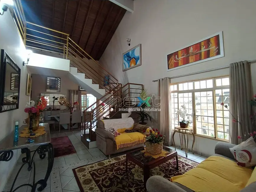 Casa com 3 quartos à venda, 484m2 em Carandá Bosque, Campo Grande - MS - imagem 4 Foto 4 de Casa com 3 quartos à venda, 484m2 em Carandá Bosque, Campo Grande - MS