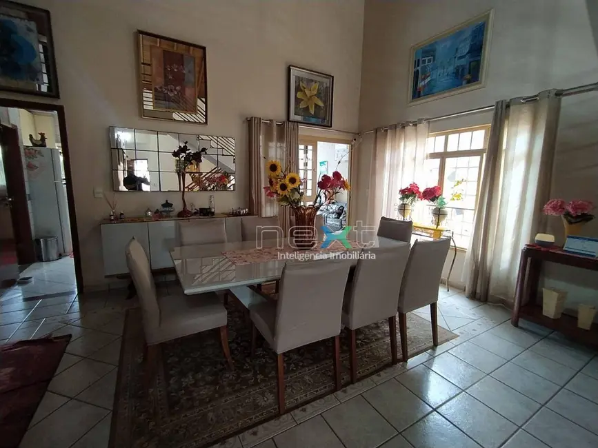 Casa com 3 quartos à venda, 484m2 em Carandá Bosque, Campo Grande - MS - imagem 8 Foto 8 de Casa com 3 quartos à venda, 484m2 em Carandá Bosque, Campo Grande - MS