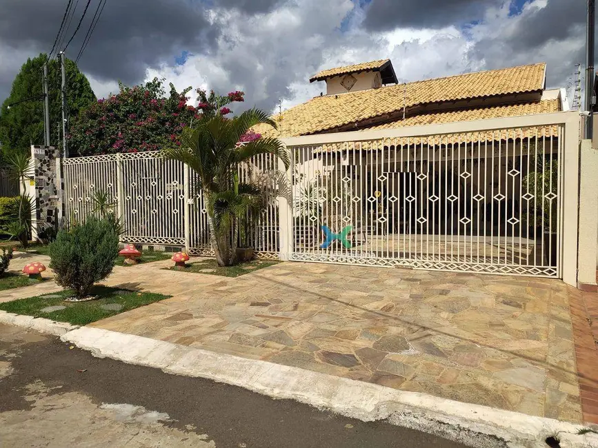 Foto 1 de Casa com 3 quartos à venda, 484m2 em Carandá Bosque, Campo Grande - MS