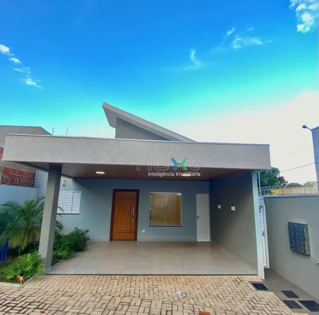 Foto 2 de Casa de Condomínio com 3 quartos à venda, 102m2 em Vila Carlota, Campo Grande - MS