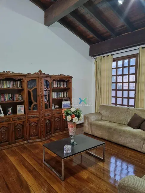 Foto 2 de Casa com 3 quartos à venda, 480m2 em Jardim América, Campo Grande - MS