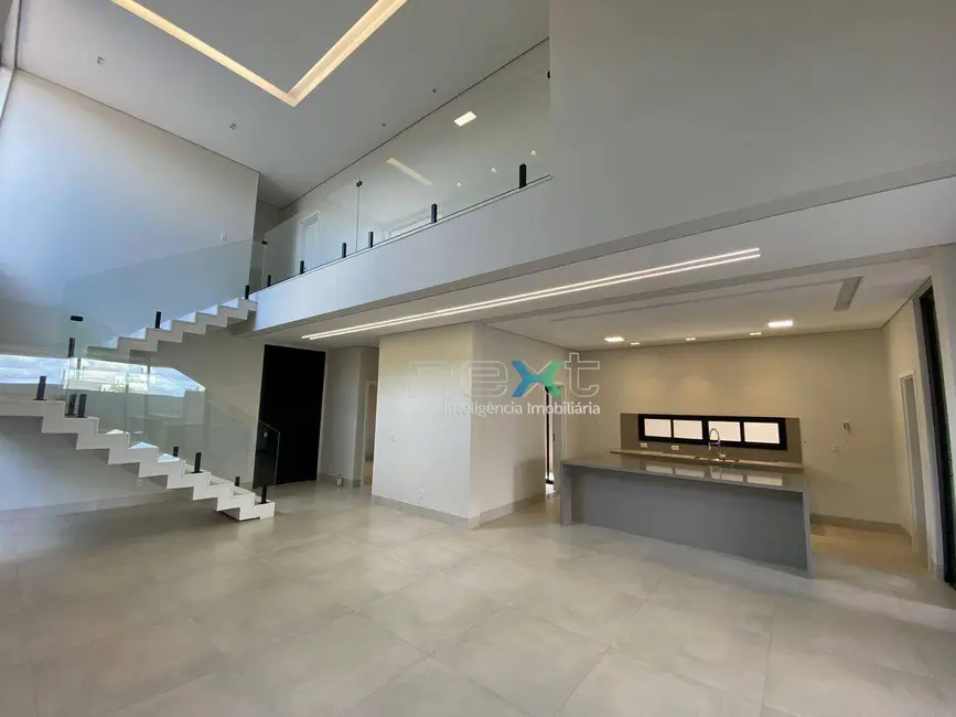 Sobrado com 4 quartos à venda, 360m2 em Campo Grande - MS - imagem 4 Foto 4 de Sobrado com 4 quartos à venda, 360m2 em Campo Grande - MS