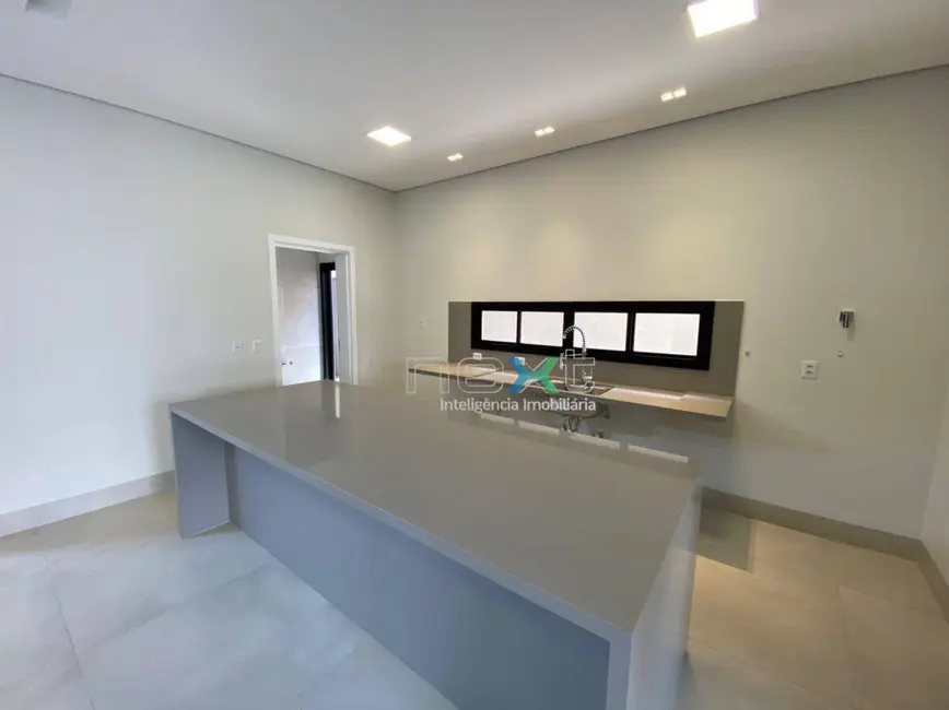 Sobrado com 4 quartos à venda, 360m2 em Campo Grande - MS - imagem 9 Foto 9 de Sobrado com 4 quartos à venda, 360m2 em Campo Grande - MS