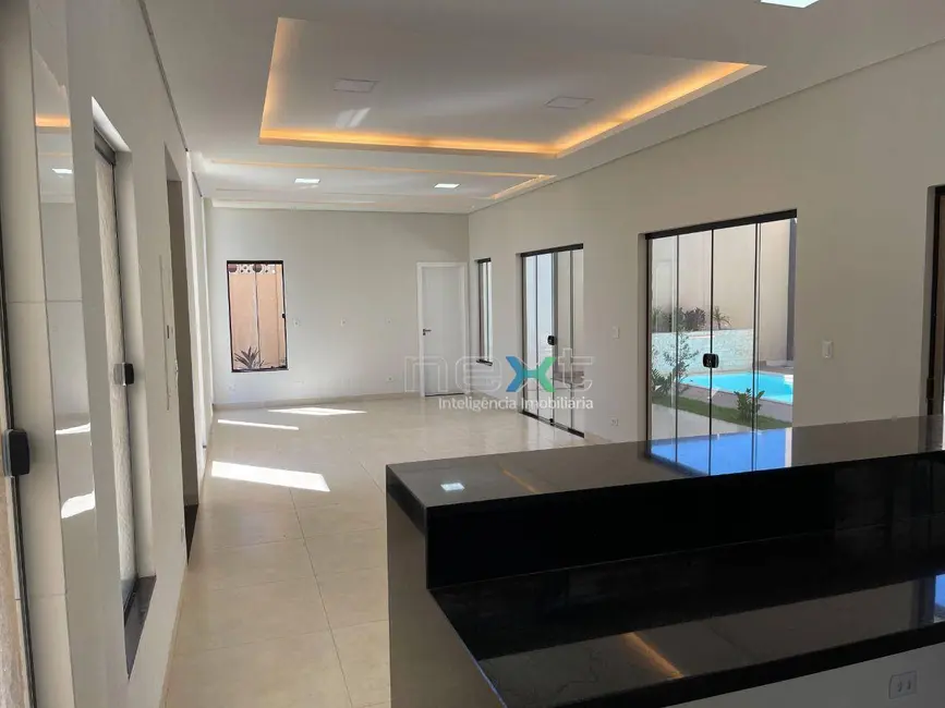 Casa com 3 quartos à venda, 450m2 em Parque Residencial Rita Vieira, Campo Grande - MS - imagem 9 Foto 9 de Casa com 3 quartos à venda, 450m2 em Parque Residencial Rita Vieira, Campo Grande - MS