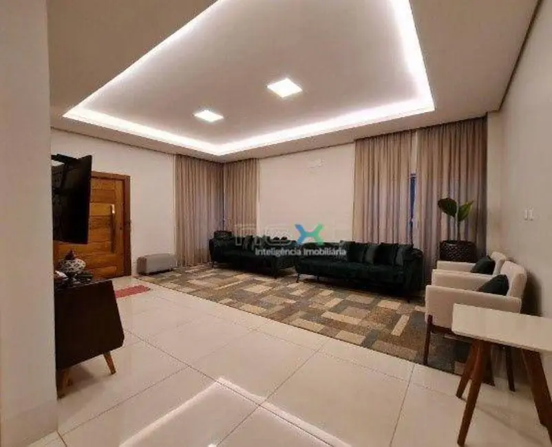 Sobrado com 3 quartos à venda, 360m2 em Vila do Polonês, Campo Grande - MS - imagem 7 Foto 7 de Sobrado com 3 quartos à venda, 360m2 em Vila do Polonês, Campo Grande - MS