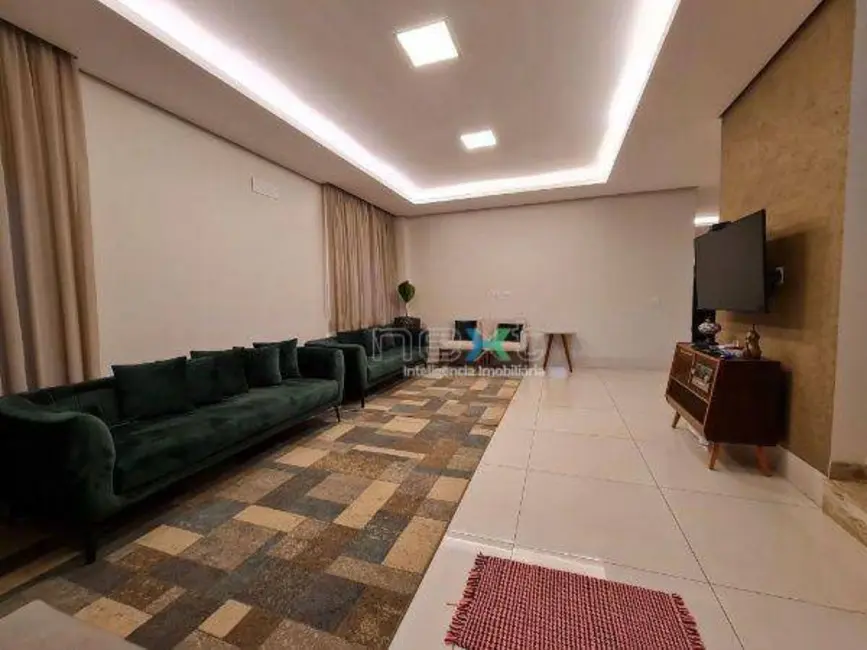 Sobrado com 3 quartos à venda, 360m2 em Vila do Polonês, Campo Grande - MS - imagem 6 Foto 6 de Sobrado com 3 quartos à venda, 360m2 em Vila do Polonês, Campo Grande - MS