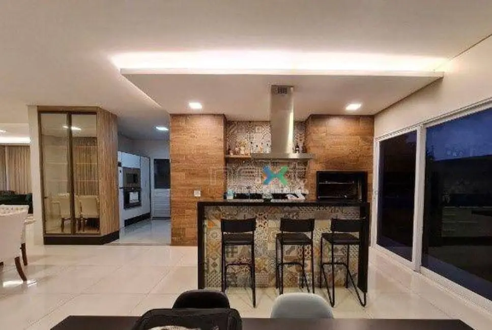 Sobrado com 3 quartos à venda, 360m2 em Vila do Polonês, Campo Grande - MS - imagem 9 Foto 9 de Sobrado com 3 quartos à venda, 360m2 em Vila do Polonês, Campo Grande - MS