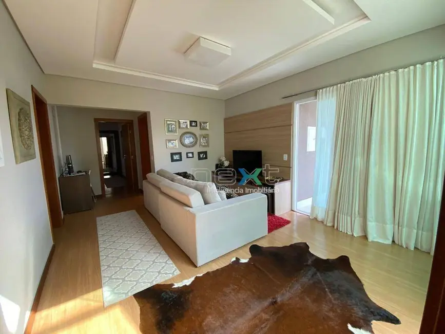 Sobrado com 4 quartos à venda, 617m2 em Residencial Damha, Campo Grande - MS - imagem 8 Foto 8 de Sobrado com 4 quartos à venda, 617m2 em Residencial Damha, Campo Grande - MS