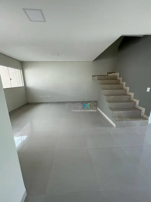 Sobrado com 3 quartos à venda, 225m2 em Vila Morumbi, Campo Grande - MS - imagem 5 Foto 5 de Sobrado com 3 quartos à venda, 225m2 em Vila Morumbi, Campo Grande - MS