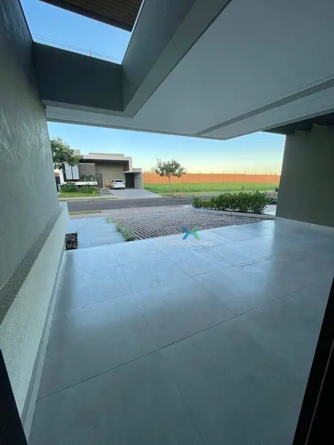 Foto 2 de Casa de Condomínio com 3 quartos à venda, 300m2 em Campo Grande - MS