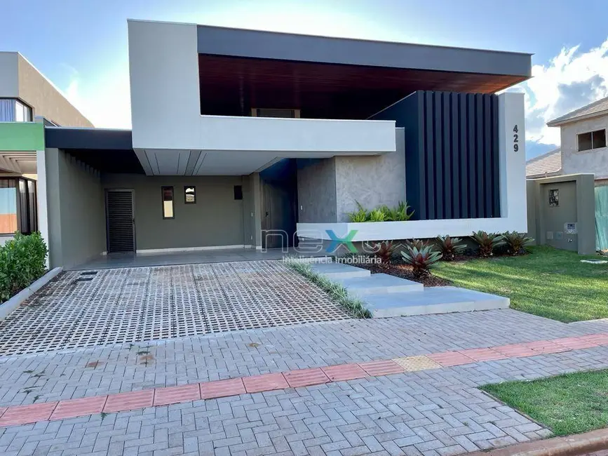 Foto 1 de Casa de Condomínio com 3 quartos à venda, 300m2 em Campo Grande - MS