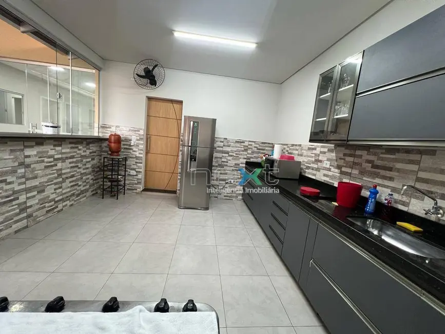 Casa com 2 quartos à venda, 420m2 em Vivendas do Parque, Campo Grande - MS - imagem 9 Foto 9 de Casa com 2 quartos à venda, 420m2 em Vivendas do Parque, Campo Grande - MS