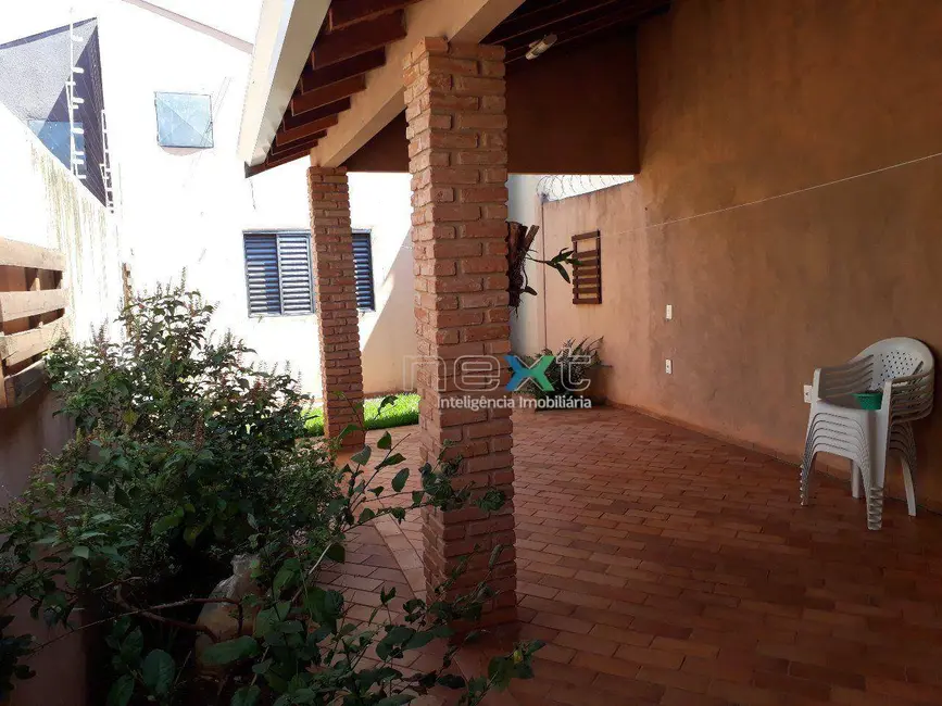 Foto 2 de Casa com 2 quartos à venda, 157m2 em Jardim Itamaracá, Campo Grande - MS