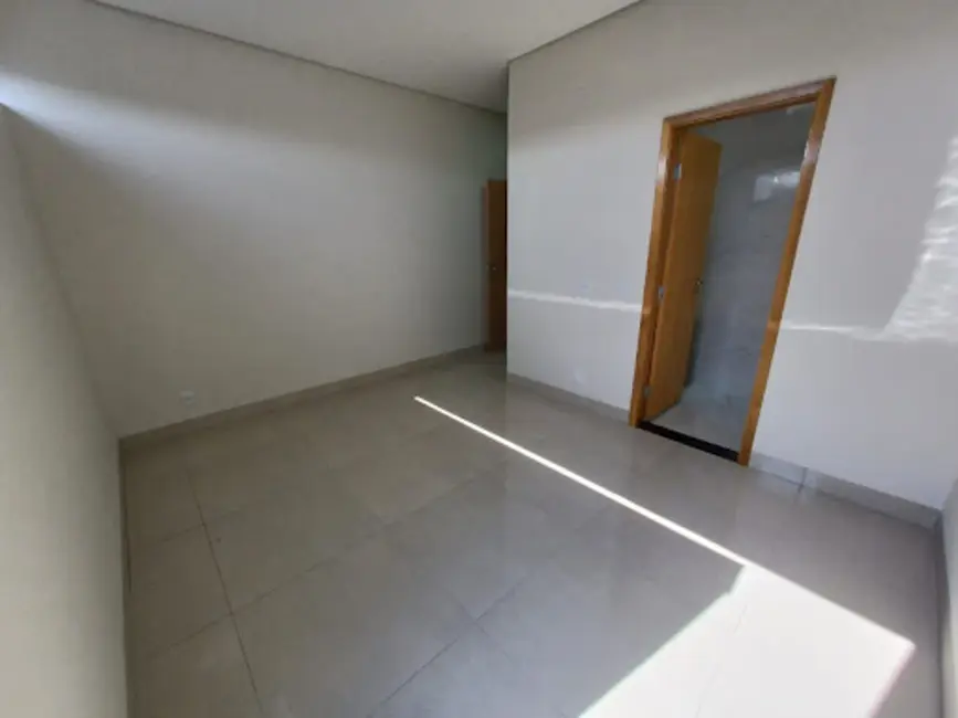 Foto 2 de Casa com 2 quartos à venda, 250m2 em Água Limpa Park, Campo Grande - MS