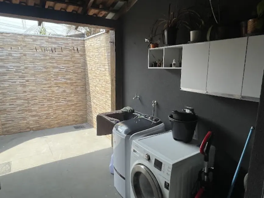 Foto 3 de Casa com 3 quartos à venda, 450m2 em Carandá Bosque, Campo Grande - MS