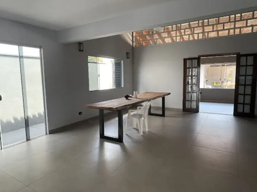 Foto 4 de Casa com 3 quartos à venda, 450m2 em Carandá Bosque, Campo Grande - MS