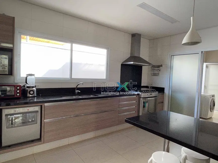 Sobrado com 3 quartos à venda, 450m2 em Chácara Cachoeira, Campo Grande - MS - imagem 8 Foto 8 de Sobrado com 3 quartos à venda, 450m2 em Chácara Cachoeira, Campo Grande - MS