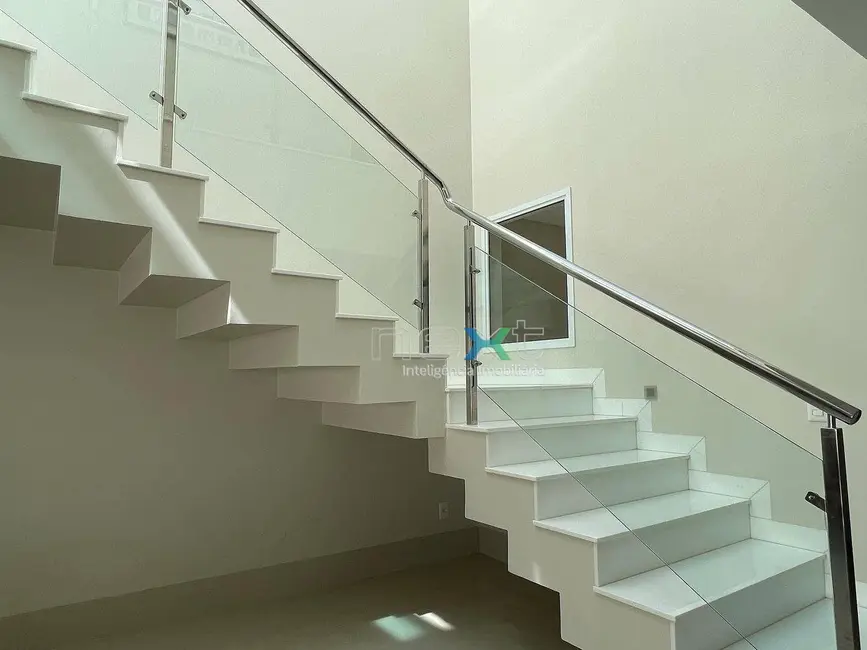 Sobrado com 3 quartos à venda, 450m2 em Chácara Cachoeira, Campo Grande - MS - imagem 3 Foto 3 de Sobrado com 3 quartos à venda, 450m2 em Chácara Cachoeira, Campo Grande - MS