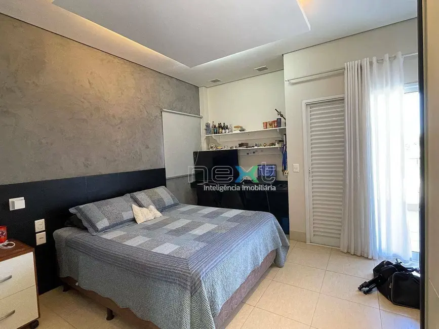 Sobrado com 3 quartos à venda, 450m2 em Chácara Cachoeira, Campo Grande - MS - imagem 9 Foto 9 de Sobrado com 3 quartos à venda, 450m2 em Chácara Cachoeira, Campo Grande - MS