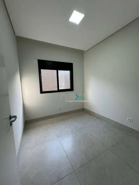 Foto 1 de Casa com 3 quartos à venda, 250m2 em Vila Neusa, Campo Grande - MS