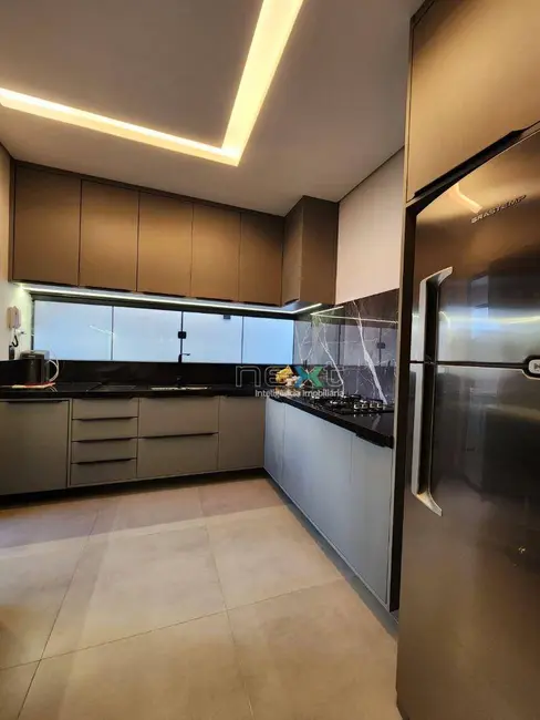 Foto 2 de Casa com 3 quartos à venda, 150m2 em Jardim Montevidéu, Campo Grande - MS