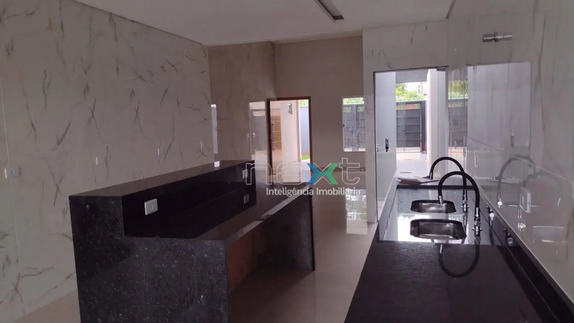 Foto 9 de Casa com 3 quartos à venda, 225m2 em Parque Residencial Rita Vieira, Campo Grande - MS