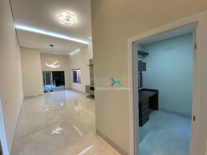 Foto 2 de Casa com 3 quartos à venda, 360m2 em Carandá Bosque, Campo Grande - MS