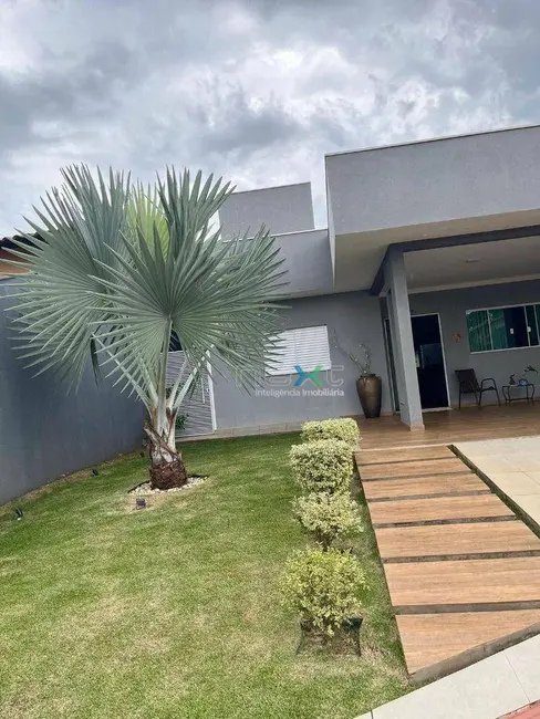 Foto 2 de Casa com 3 quartos à venda, 278m2 em Conjunto Residencial Estrela do Sul, Campo Grande - MS