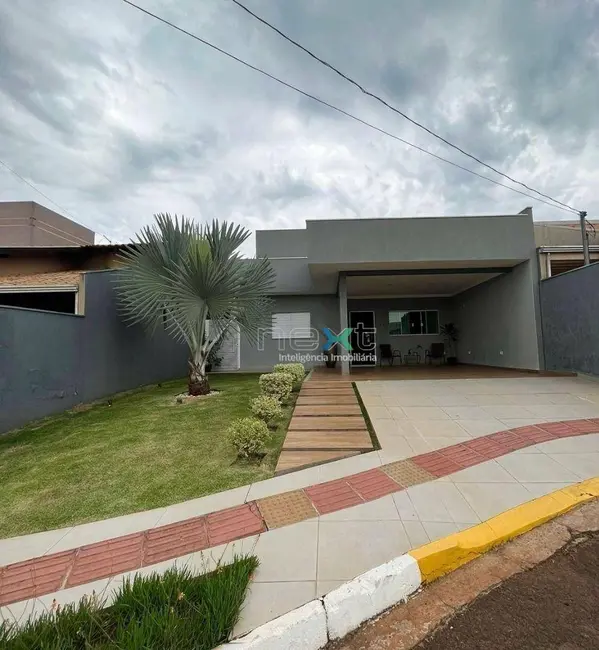 Foto 1 de Casa com 3 quartos à venda, 278m2 em Conjunto Residencial Estrela do Sul, Campo Grande - MS