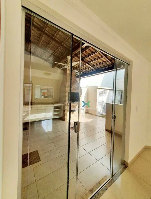 Sobrado com 3 quartos à venda, 170m2 em Chácara Cachoeira, Campo Grande - MS - imagem 9 Foto 9 de Sobrado com 3 quartos à venda, 170m2 em Chácara Cachoeira, Campo Grande - MS
