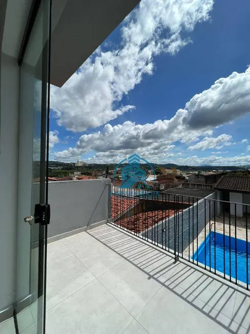 Foto 2 de Casa com 2 quartos à venda, 180m2 em Atibaia - SP