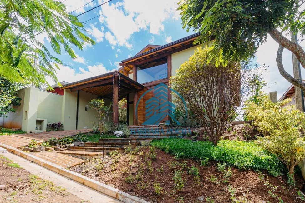 Foto 3 de Casa com 3 quartos à venda, 490m2 em Atibaia - SP