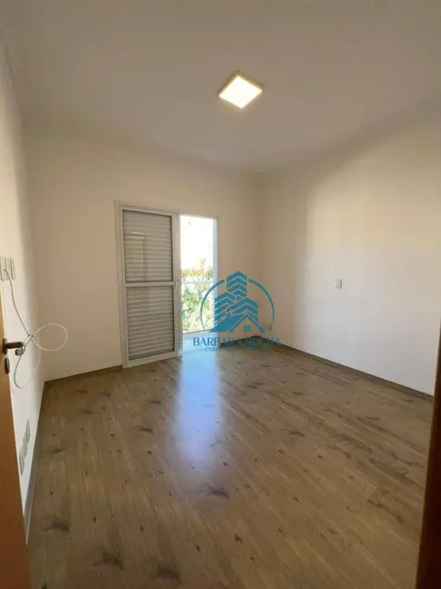 Foto 6 de Casa com 3 quartos para alugar, 300m2 em Vila Santista, Atibaia - SP