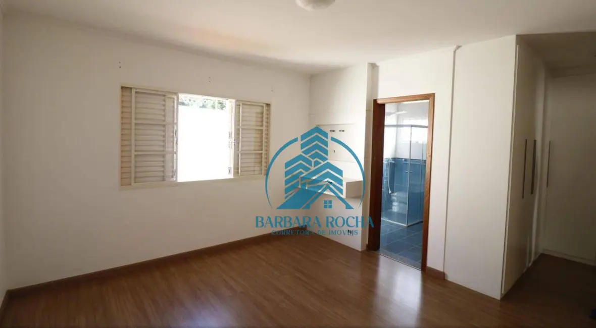 Casa com 3 quartos para alugar, 340m2 em Jardim do Lago, Atibaia - SP - imagem 2 Foto 2 de Casa com 3 quartos para alugar, 340m2 em Jardim do Lago, Atibaia - SP