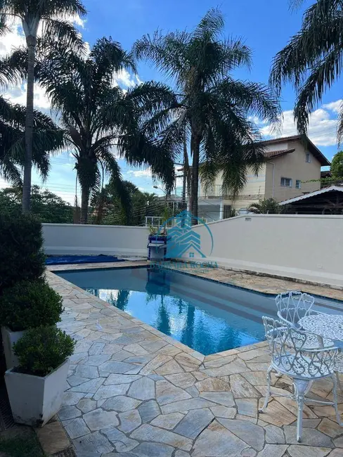 Foto 2 de Casa com 3 quartos à venda, 629m2 em Atibaia - SP