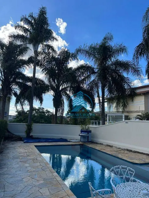 Foto 3 de Casa com 3 quartos à venda, 629m2 em Atibaia - SP