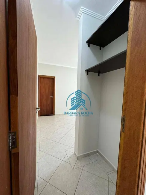 Casa com 3 quartos para alugar, 185m2 em Vila Thais, Atibaia - SP - imagem 8 Foto 8 de Casa com 3 quartos para alugar, 185m2 em Vila Thais, Atibaia - SP