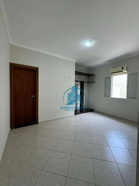 Casa com 3 quartos para alugar, 185m2 em Vila Thais, Atibaia - SP - imagem 6 Foto 6 de Casa com 3 quartos para alugar, 185m2 em Vila Thais, Atibaia - SP