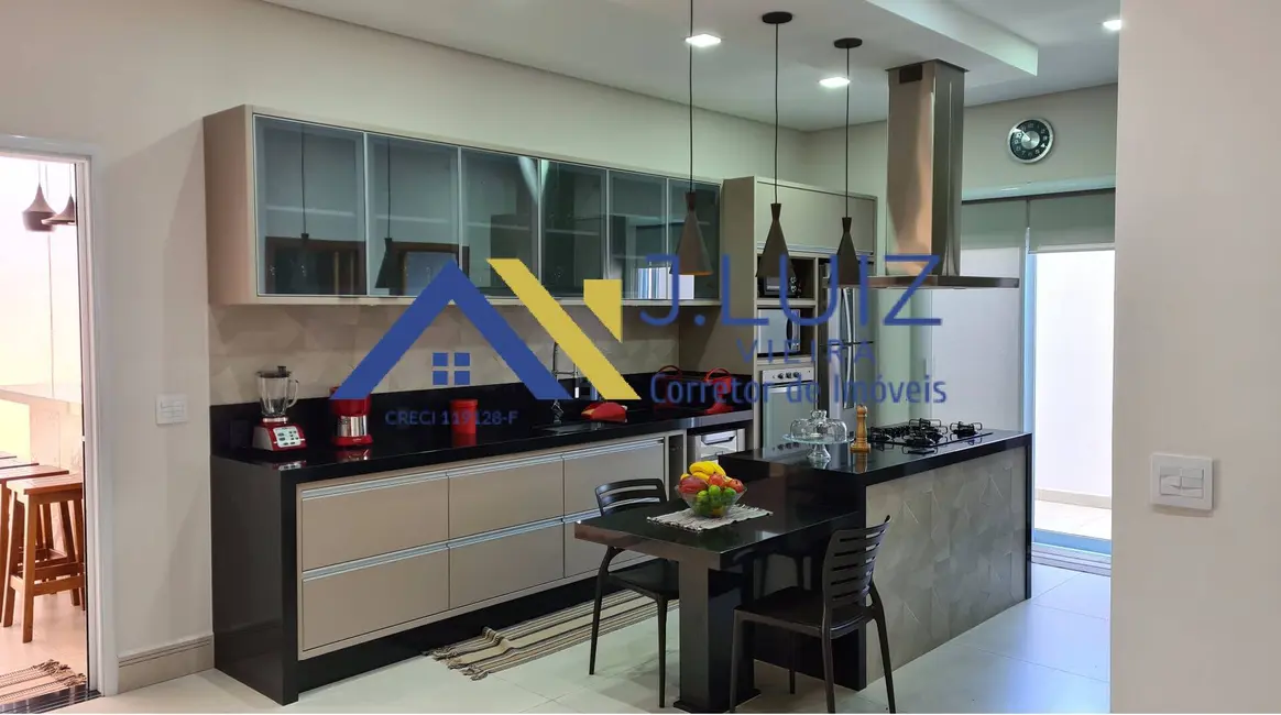 Foto 8 de Casa com 3 quartos à venda, 300m2 em Jardim Residencial Dona Lucilla, Indaiatuba - SP