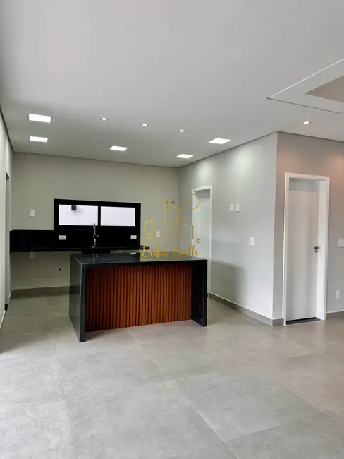 Foto 2 de Casa à venda, 250m2 em Jardim Ermida I, Jundiai - SP