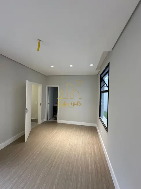 Casa à venda, 360m2 em Medeiros, Jundiai - SP - imagem 6 Foto 6 de Casa à venda, 360m2 em Medeiros, Jundiai - SP