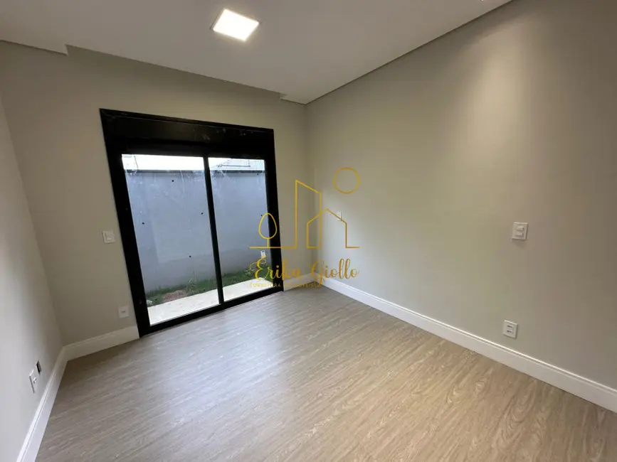 Casa à venda, 360m2 em Medeiros, Jundiai - SP - imagem 8 Foto 8 de Casa à venda, 360m2 em Medeiros, Jundiai - SP