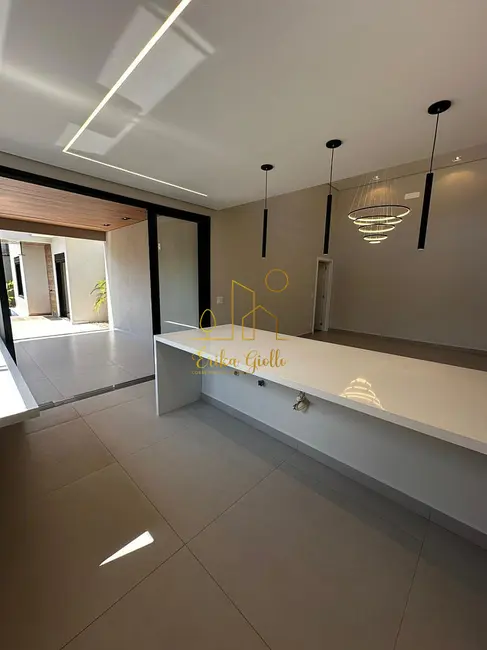 Casa à venda, 300m2 em Medeiros, Jundiai - SP - imagem 3 Foto 3 de Casa à venda, 300m2 em Medeiros, Jundiai - SP