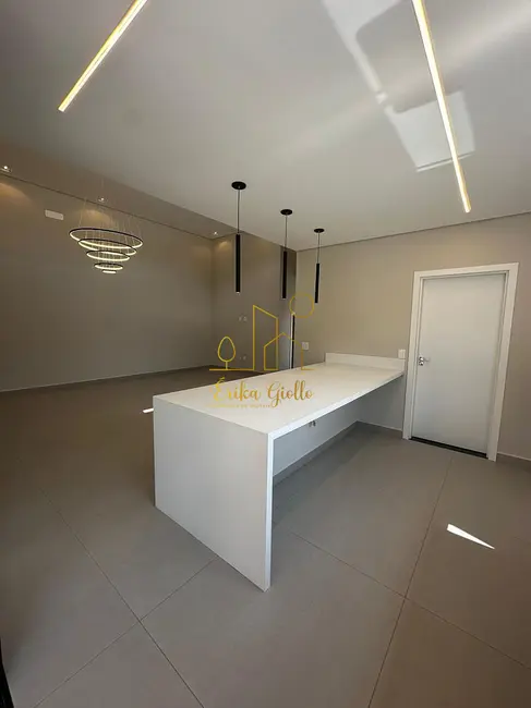 Casa à venda, 300m2 em Medeiros, Jundiai - SP - imagem 4 Foto 4 de Casa à venda, 300m2 em Medeiros, Jundiai - SP