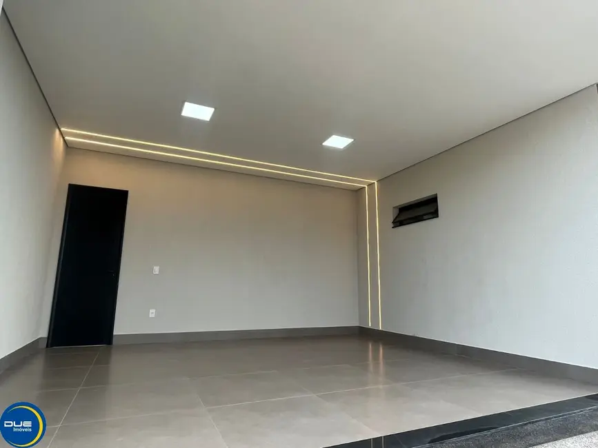 Foto 2 de Casa de Condomínio com 3 quartos à venda, 330m2 em Jardim Residencial Dona Lucilla, Indaiatuba - SP