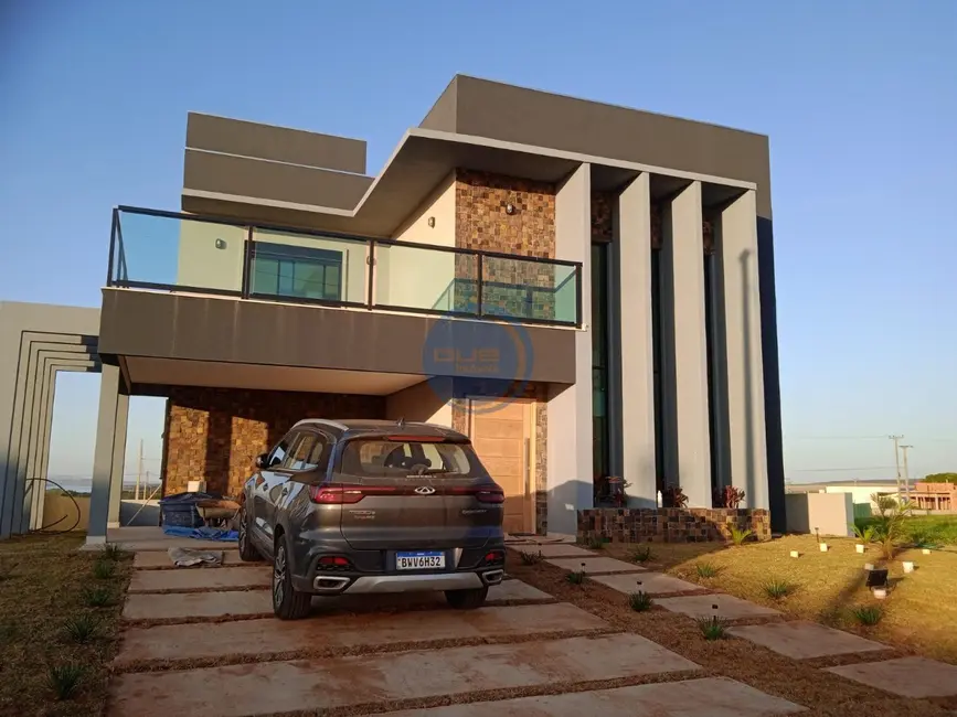 Foto 2 de Casa de Condomínio com 4 quartos à venda, 370m2 em Paranapanema - SP